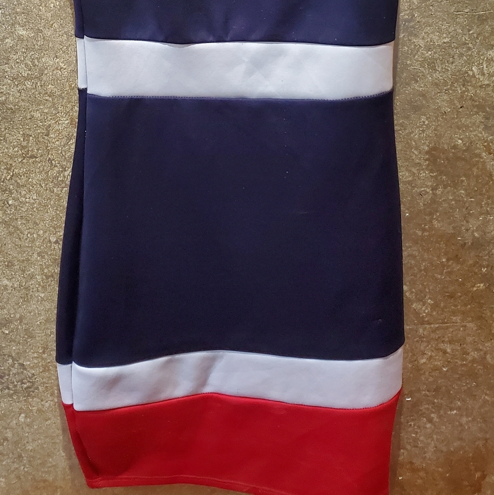 Dress - Picture 2 of 4
